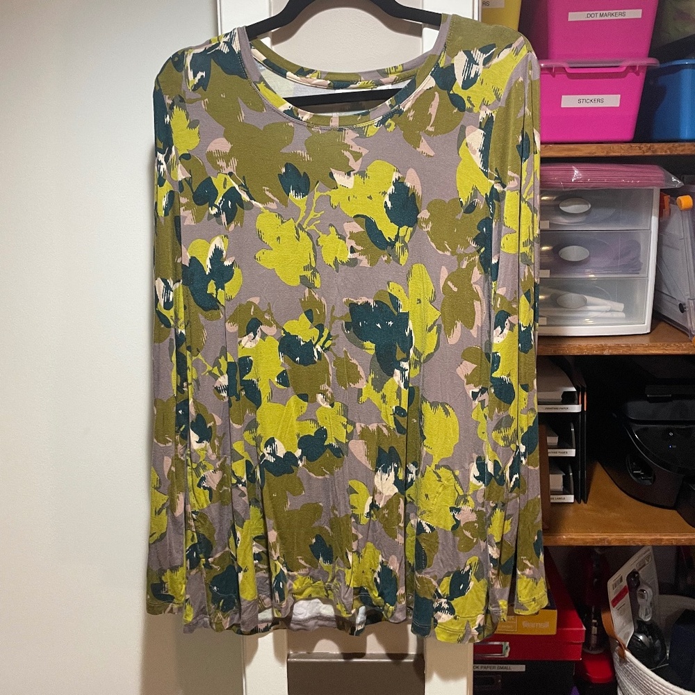 Logo by Lori Goldstein long sleeved top